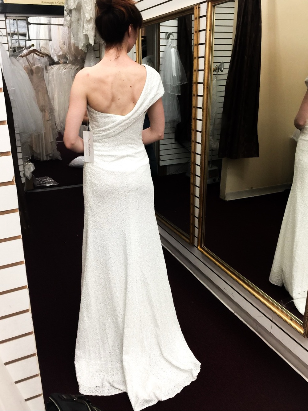 Elegant One-Shoulder White Evening Dress - Picture 3 of 8